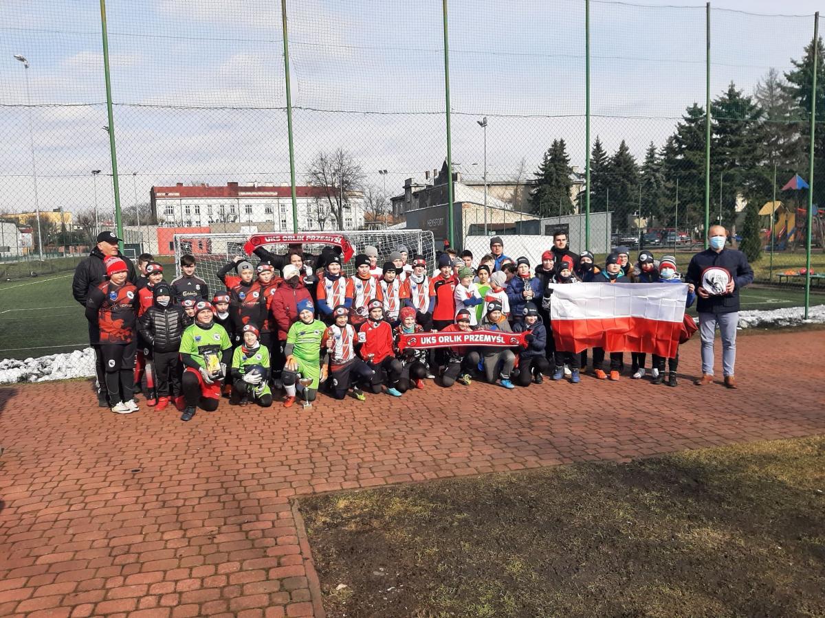 Na boisku uczcili pamięć żołnierzy „wyklętych”