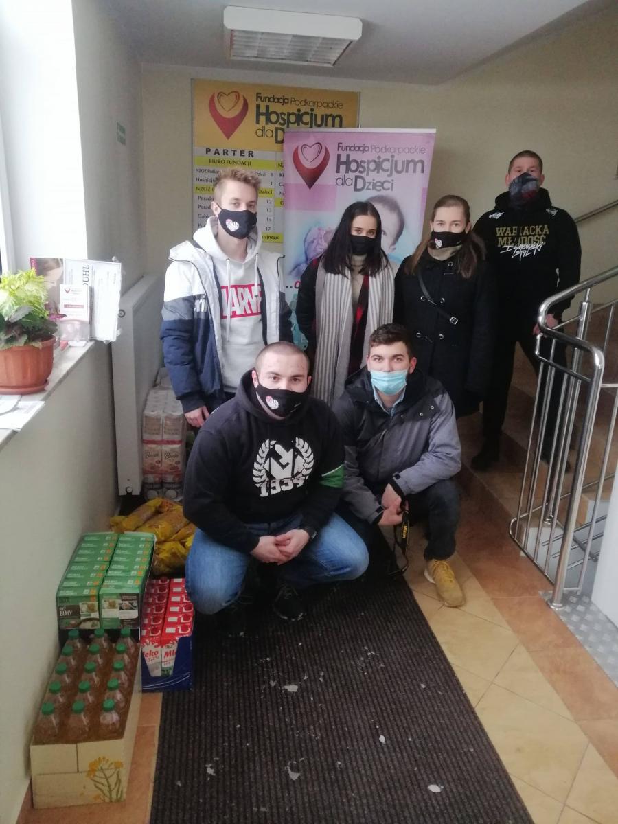 Walentynki w trasie. Pomoc dotarła do małych podopiecznych hospicjum
