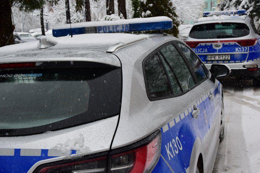 Zwłoki dwóch mężczyzn znalezione na terenie jednej z posesji
