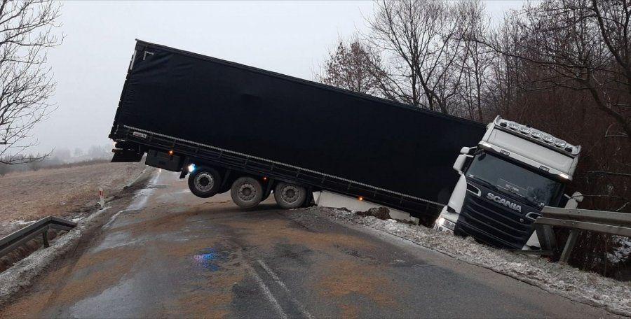 Droga wojewódzka nr 993 była zablokowana przez 8 godzin