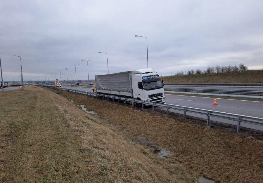 Jarosławscy policjanci zatrzymali kompletnie pijanego kierowcę tira na autostradzie A4