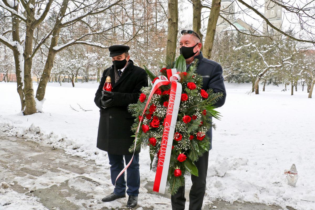 Tylko symboliczne uczczenie ofiar Holocaustu