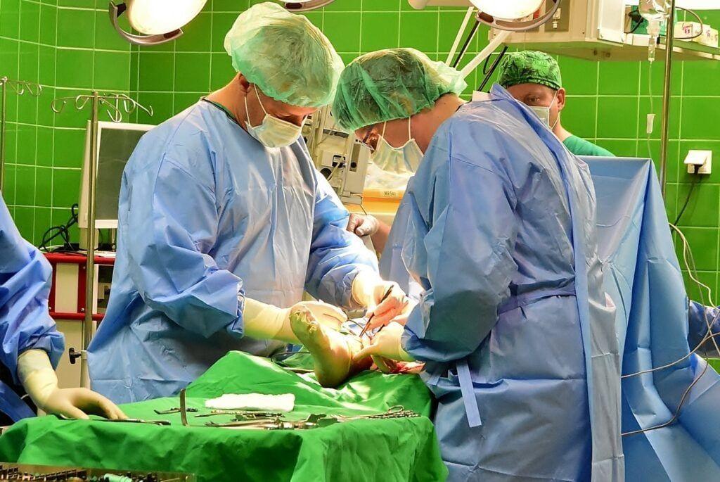 Przemyski szpital wznowił przyjęcia planowe i porody rodzinne 