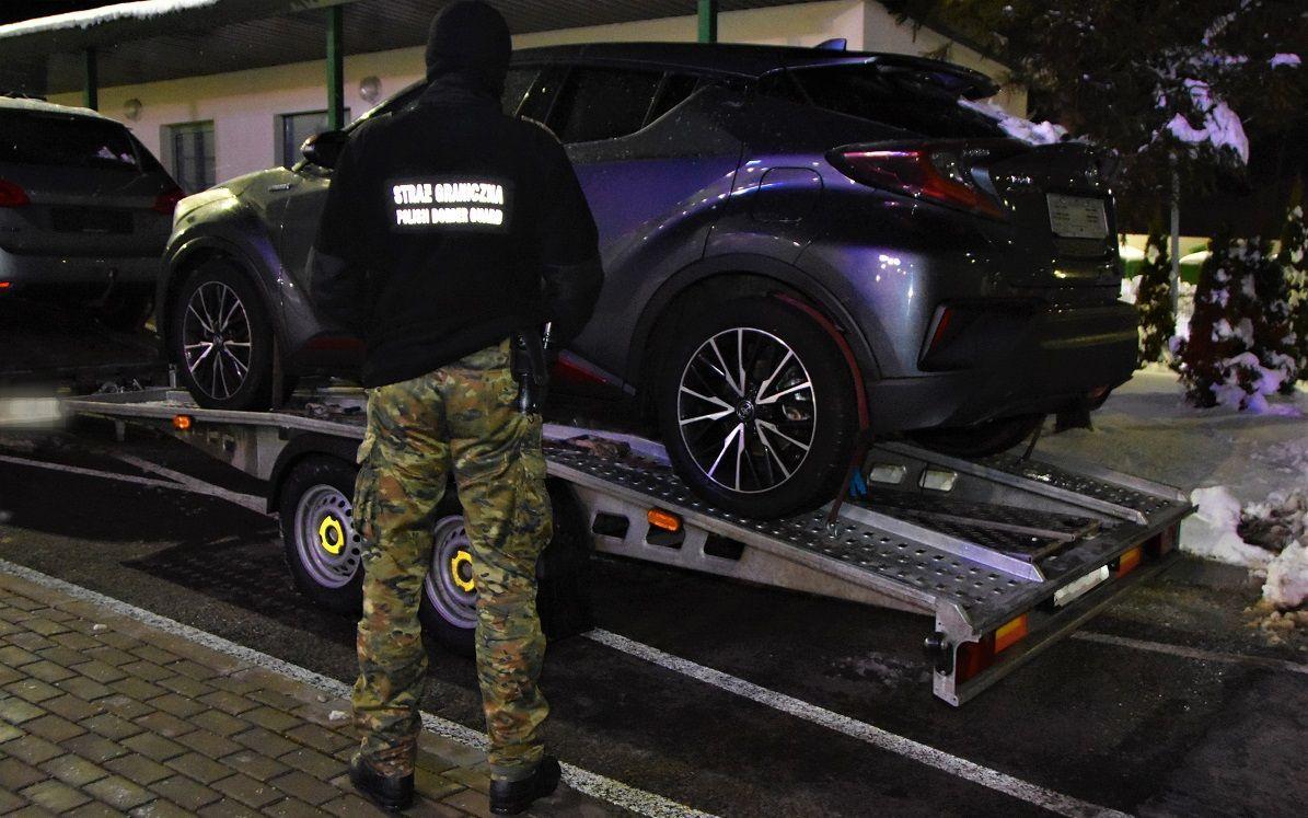 Hybrydowa toyota zatrzymana na granicy. Była poszukiwana w wielu krajach
