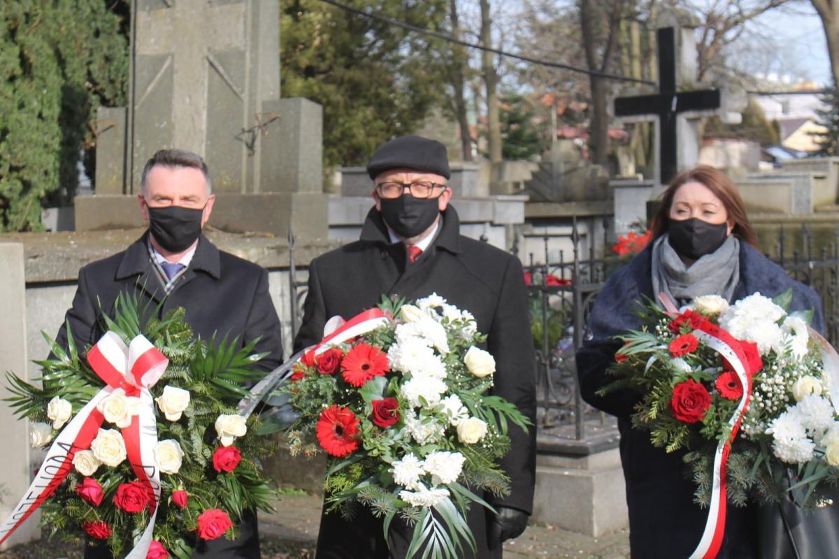 W hołdzie tym, co rzucili się do patriotycznego zrywu