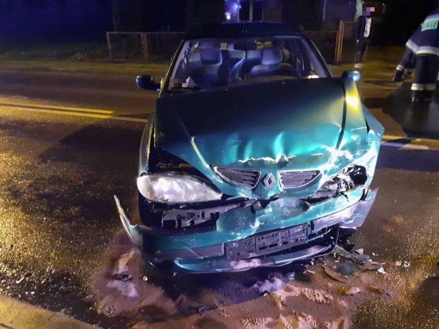 Kierujący toyotą nie ustąpił pierwszeństwa przejazdu i uderzył w renault