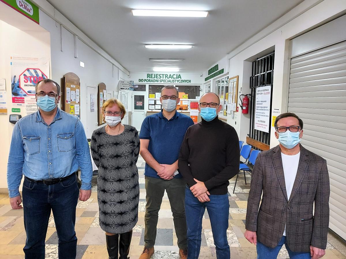 Ruszyły szczepienia przeciwko COVID-19