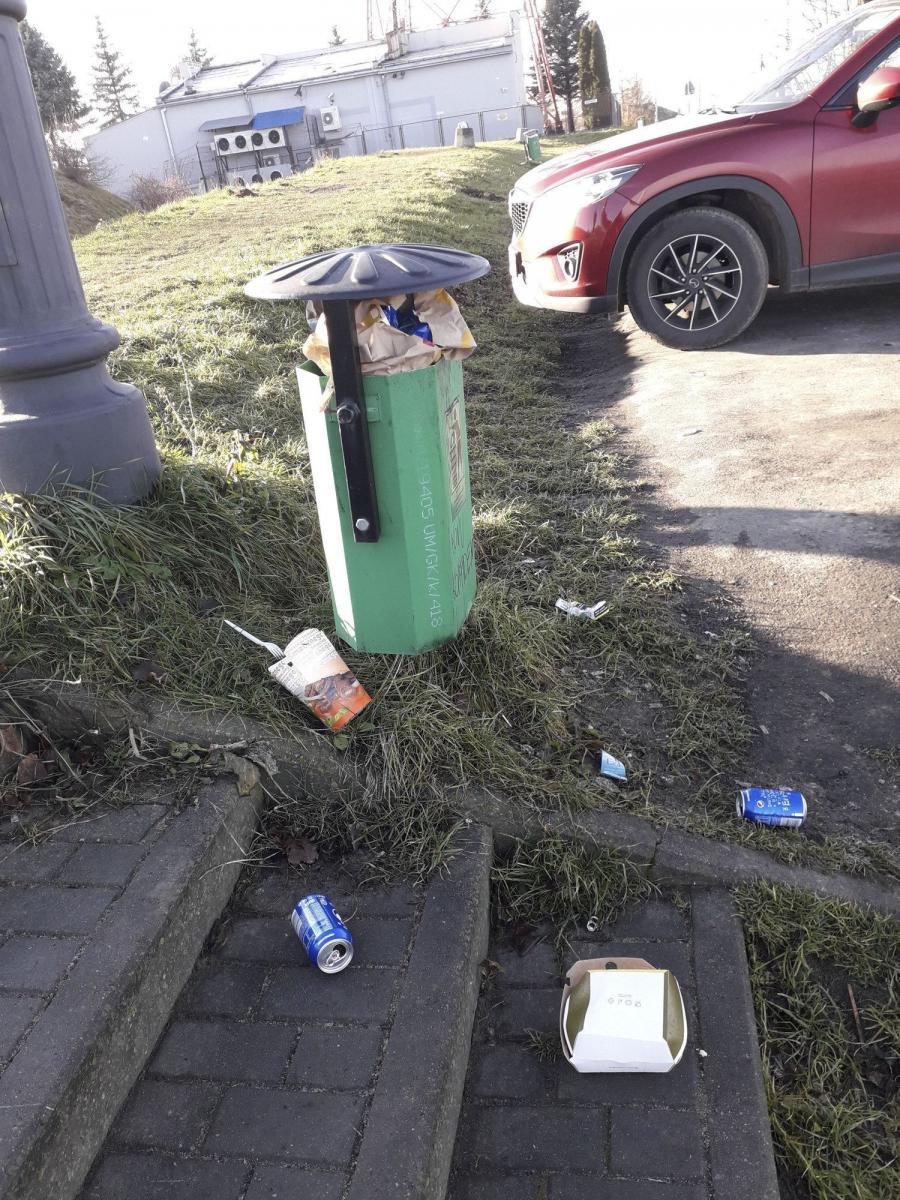 Pojemniki na śmieci za rzadko opróżniane