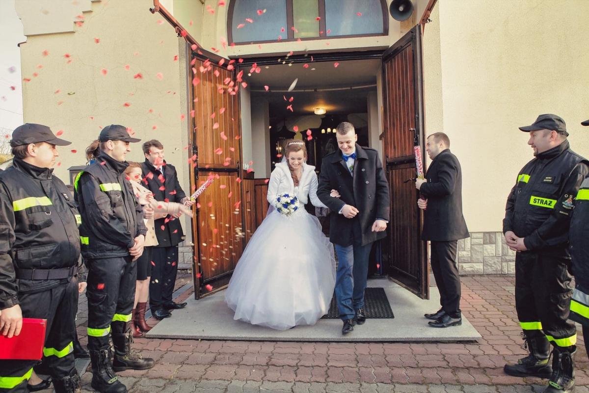 Połączyła ich miłość i strażacka pasja. Skoczyliby za sobą w ogień