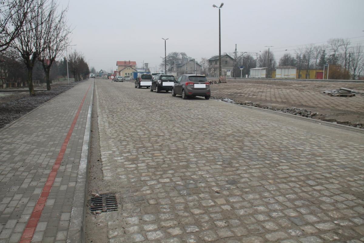 Prace przy jednej z większych tegorocznych inwestycji drogowych powiatu jarosławskiego na finiszu [ZDJĘCIA]