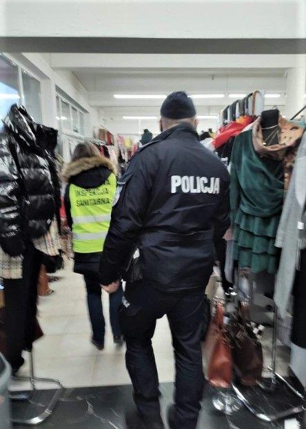 Policjanci i sanepid kontrolowali lokale gastronomiczne i sklepy [ZDJĘCIA]