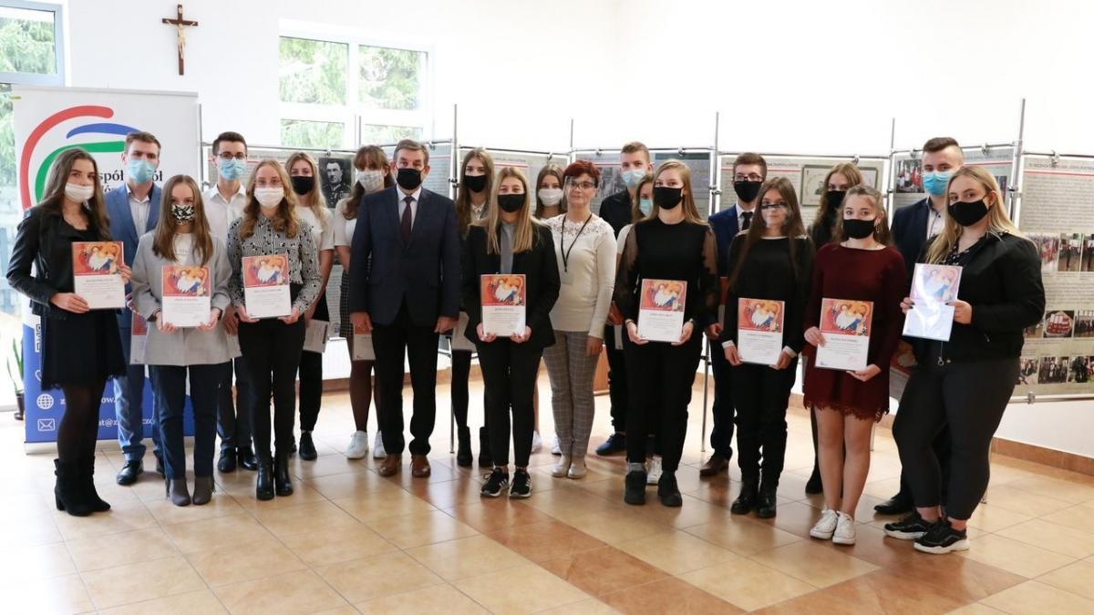 Uzbierali ponad 26 tys. zł na stypendia dla swoich uczniów