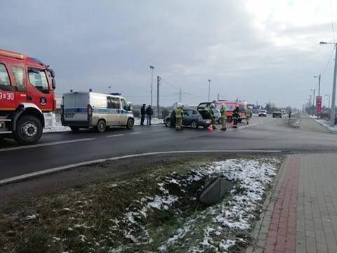 Trzy osoby ranne po zderzeniu toyoty i seata