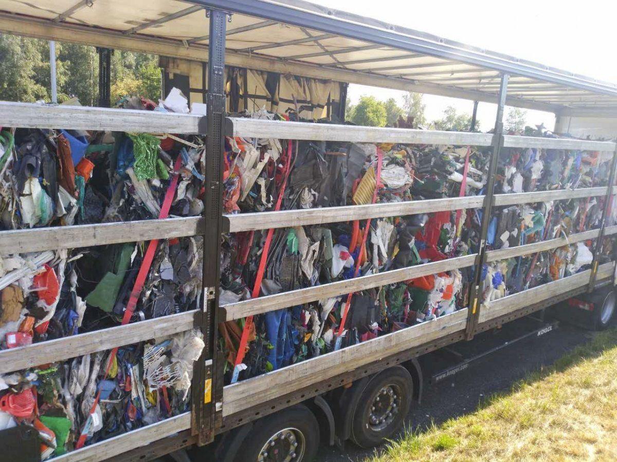 Tysiące ton odpadów przekraczają polsko-ukraińską granicę. Jak nadzorowany jest ten transport?