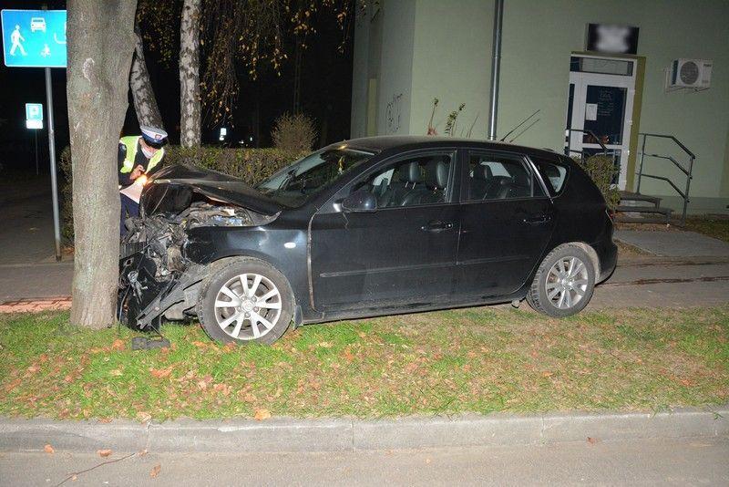 W kolizji bmw, mazdy i ciężarowego mana ucierpiały trzy osoby [ZDJĘCIA]