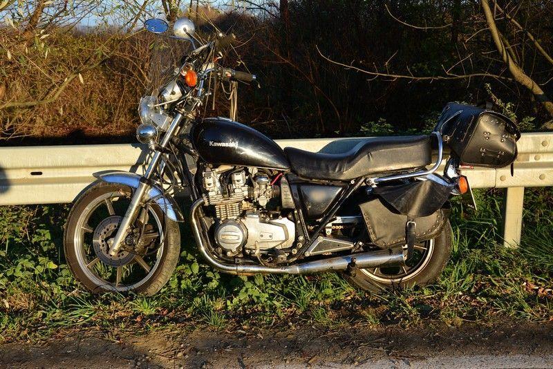 Stracił panowanie nad motocyklem i uderzył w barierę ochronną [ZDJĘCIA]