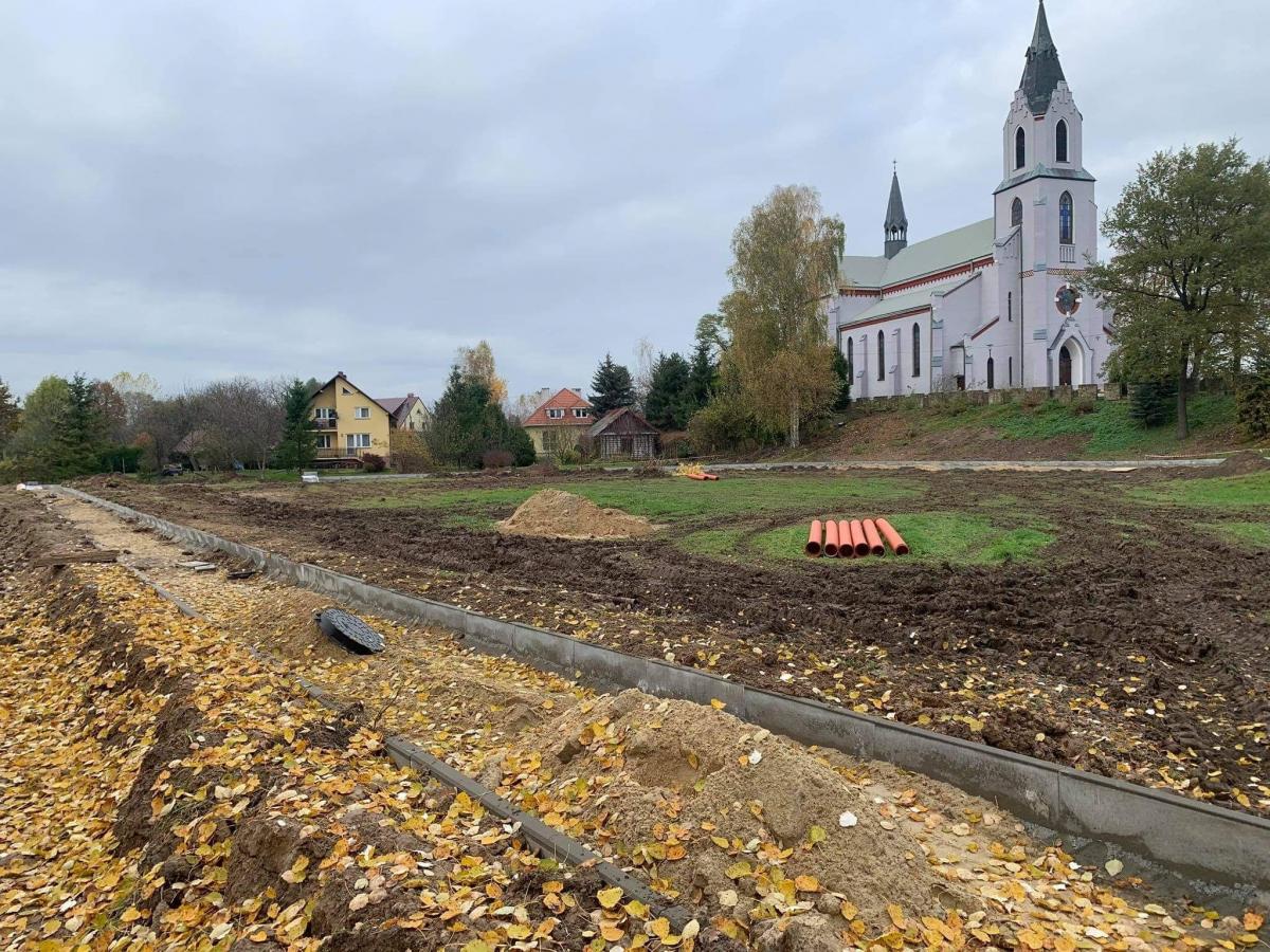 Był ugór, jest boisko