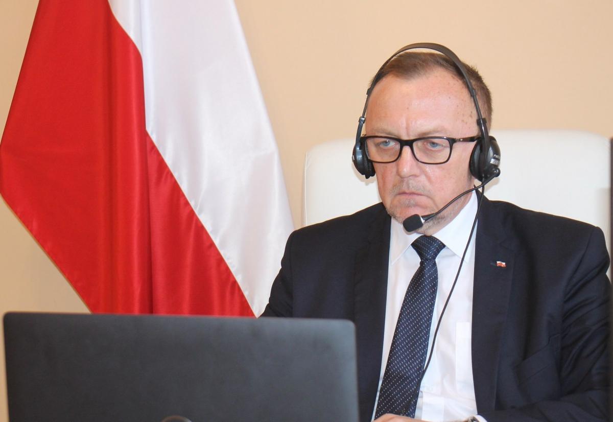 O budżecie, sytuacji epidemicznej i oświacie