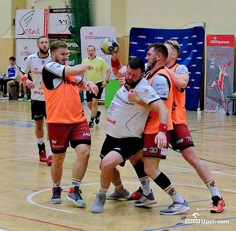 W Chrzanowie zdecydowały karne. Dwa punkty smakują tak sobie