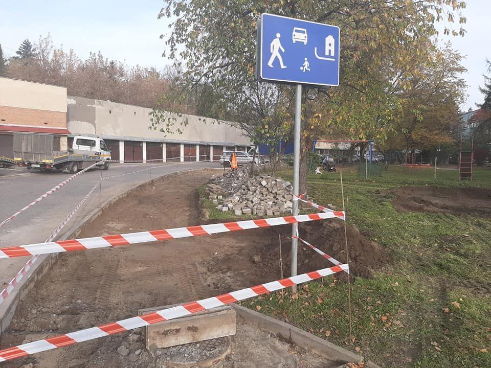 Na Kmieciach powstanie ok. 15 nowych miejsc parkingowych [ZDJĘCIA]