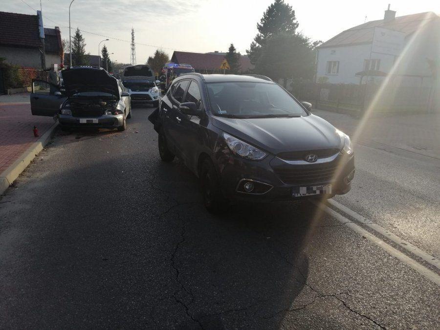 Jedna osoba ranna w zderzeniu trzech aut [ZDJĘCIA]
