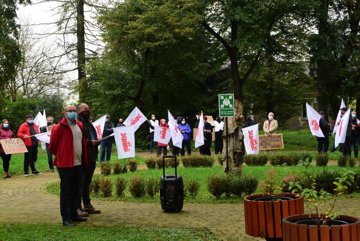 PWSW bez polonistyki, socjologii i stosunków międzynarodowych