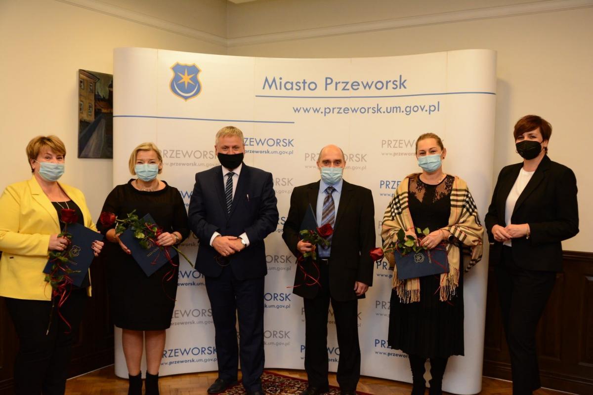 Sześciu nauczycieli wyróżnionych