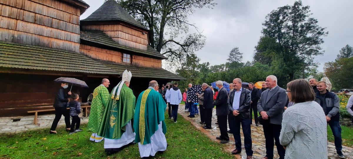 Historyczna chwila dla mieszkańców. Po 75 latach znów w Gorajcu słychać dźwięk dzwonów [ZDJĘCIA]