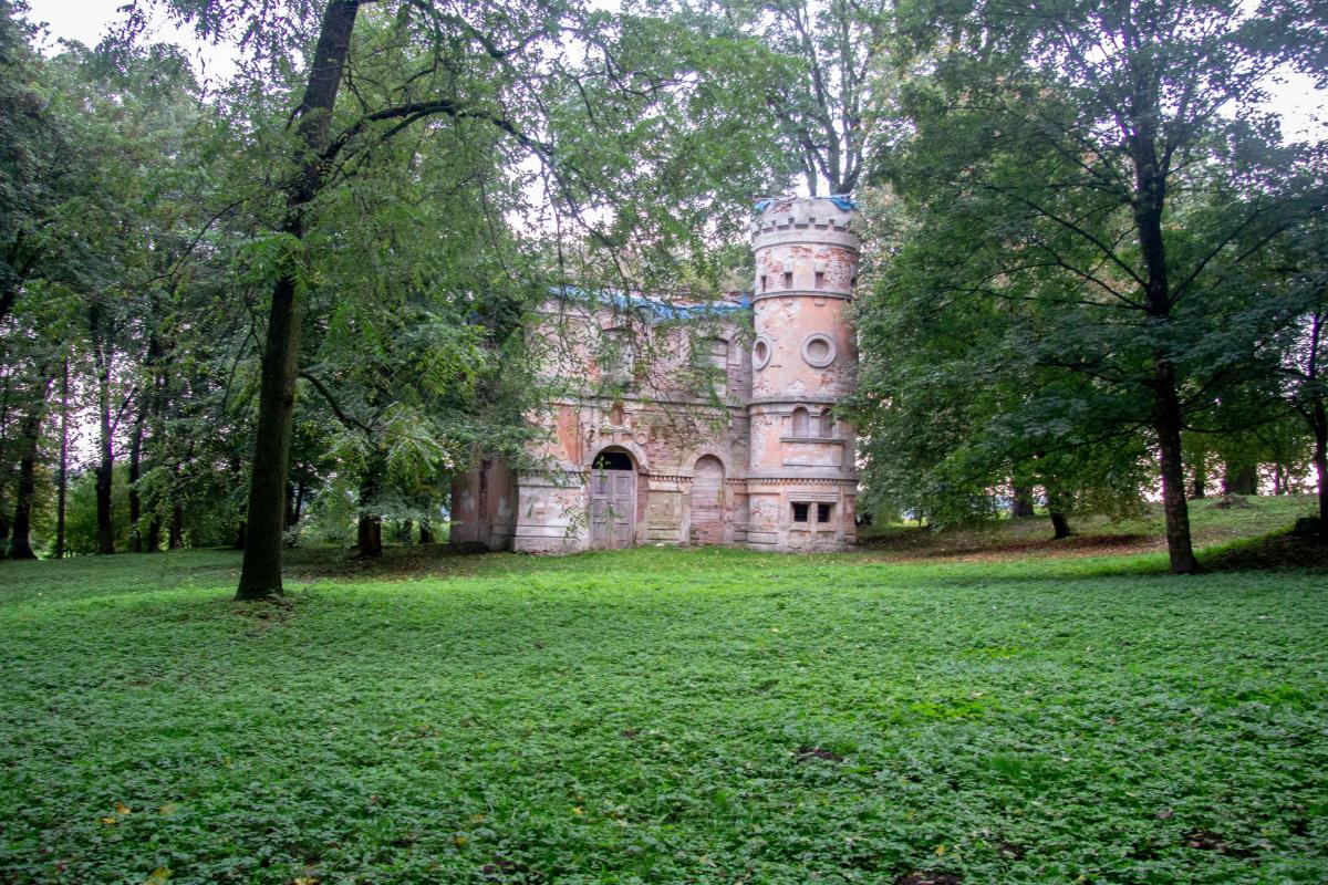 Ambitne plany ratowania dworku w Cieszacinie – mieszkańcy nieufni