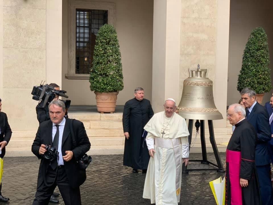 Papież Franciszek poświęcił dzwon „Głos Nienarodzonych”