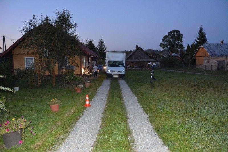 87-latka potrącona przez dostawczaka. Życia kobiety nie udało się uratować