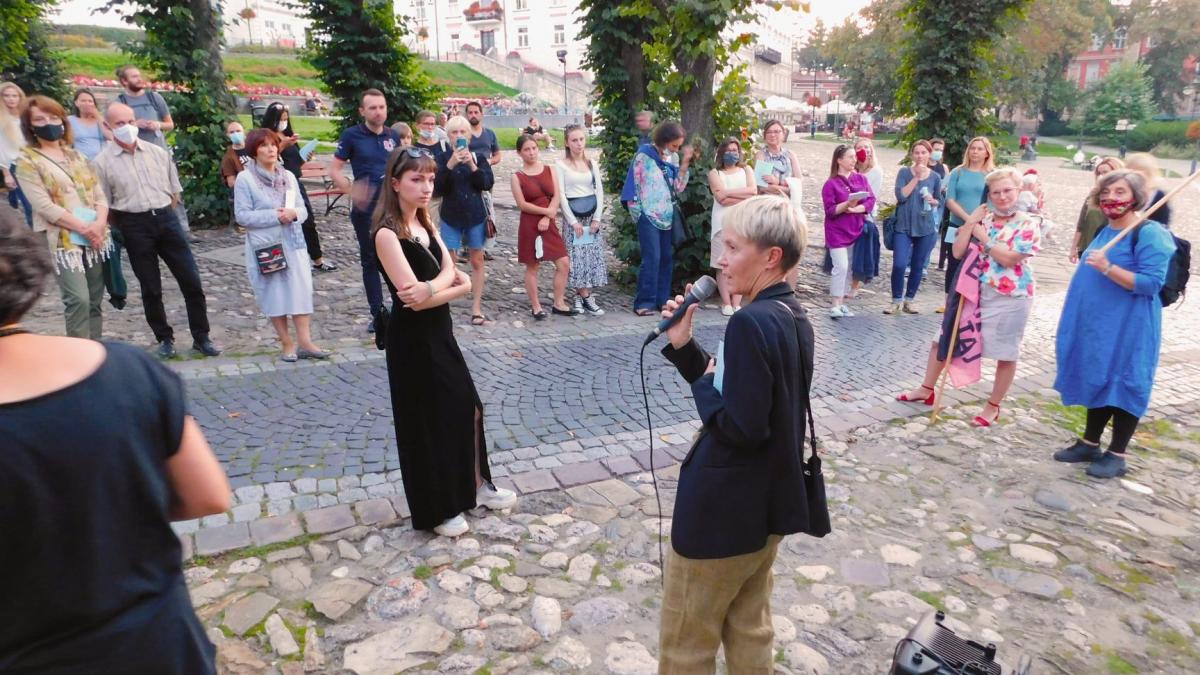 Pełnia i pustka. Opuszczone lokale w centrum Przemyśla ożyły sztuką [ZDJĘCIA]