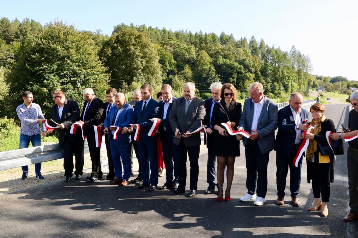 Oficjalnie przecięto wstęgi! Nowo wyremontowany most w Sufczynie otwarty [ZDJĘCIA]