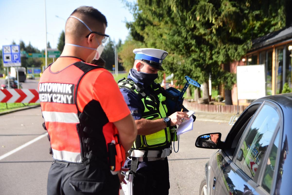 Zamiast mandatu szkolenie z pierwszej pomocy. Akcja policji i pogotowia [ZDJĘCIA]