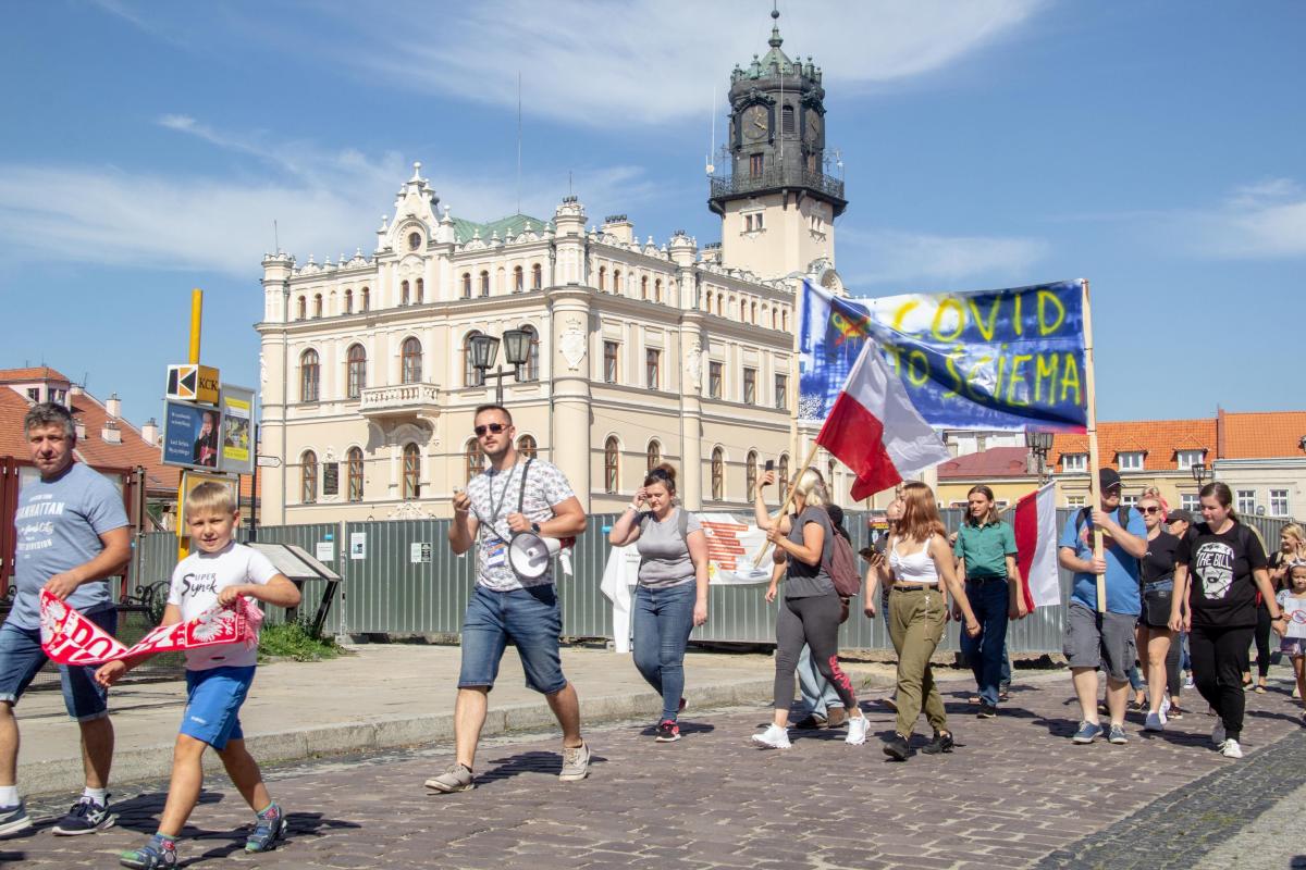 Epidemia to ściema, czyli marsz tych, co nie wierzą w COVID-19 [ZDJĘCIA]