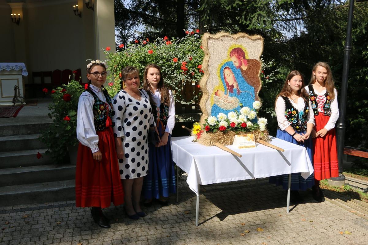 Msza dożynkowa w sanktuarium maryjnym