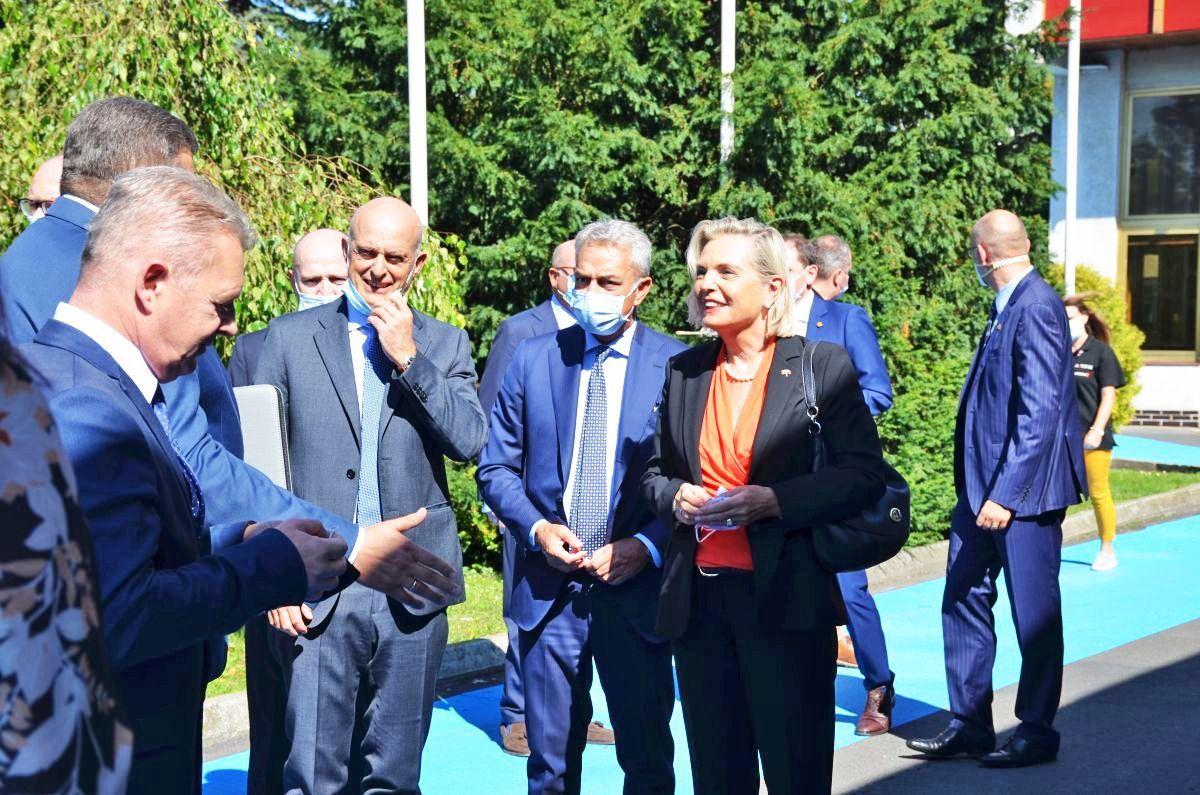 Anna Maria Anders i włoscy parlamentarzyści w Kańczudze 