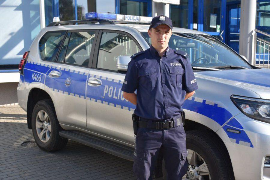 Policjant uratował 76-letnią kobietę z płonącego domu