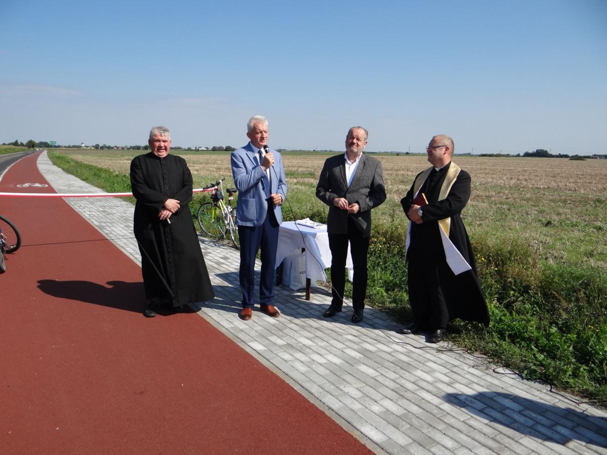 Nowy odcinek ścieżki rowerowej łączącej Medykę i Torki oficjalnie otwarty! [ZDJĘCIA]