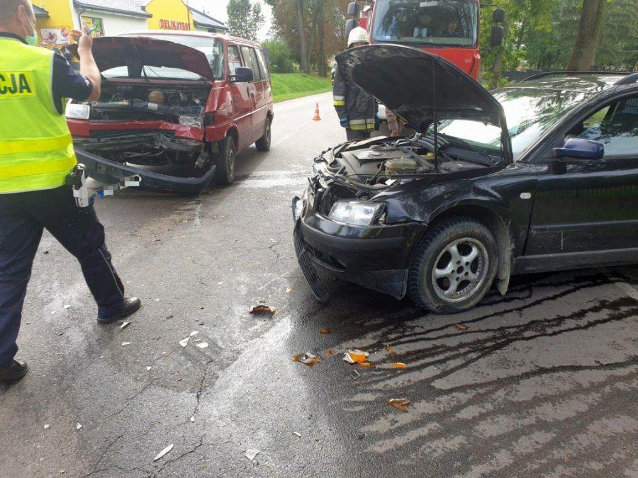 Wymuszenie pierwszeństwa przyczyną groźnie wyglądającej kolizji [ZDJĘCIA]