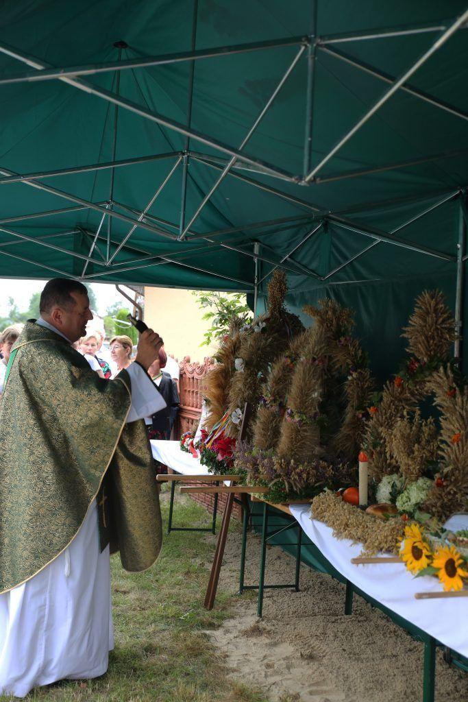 W Kadłubiskach podzielili dożynkowy bochen [ZDJĘCIA]