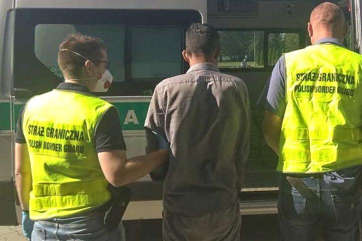 Nielegalni imigranci przyjechali do Polski w plastikowych koszach