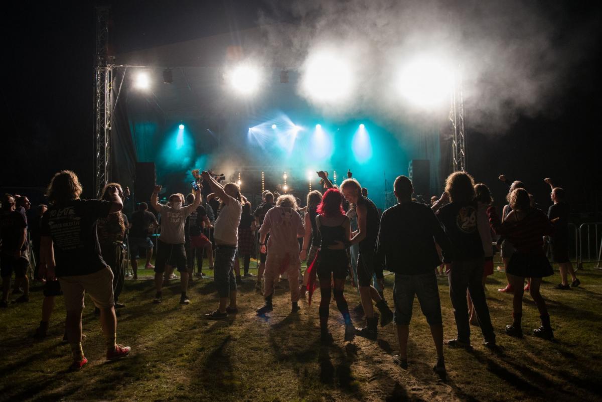 Rock w czasach zarazy, czyli Ciesz Fanów Festiwal 2020 [ZDJĘCIA]