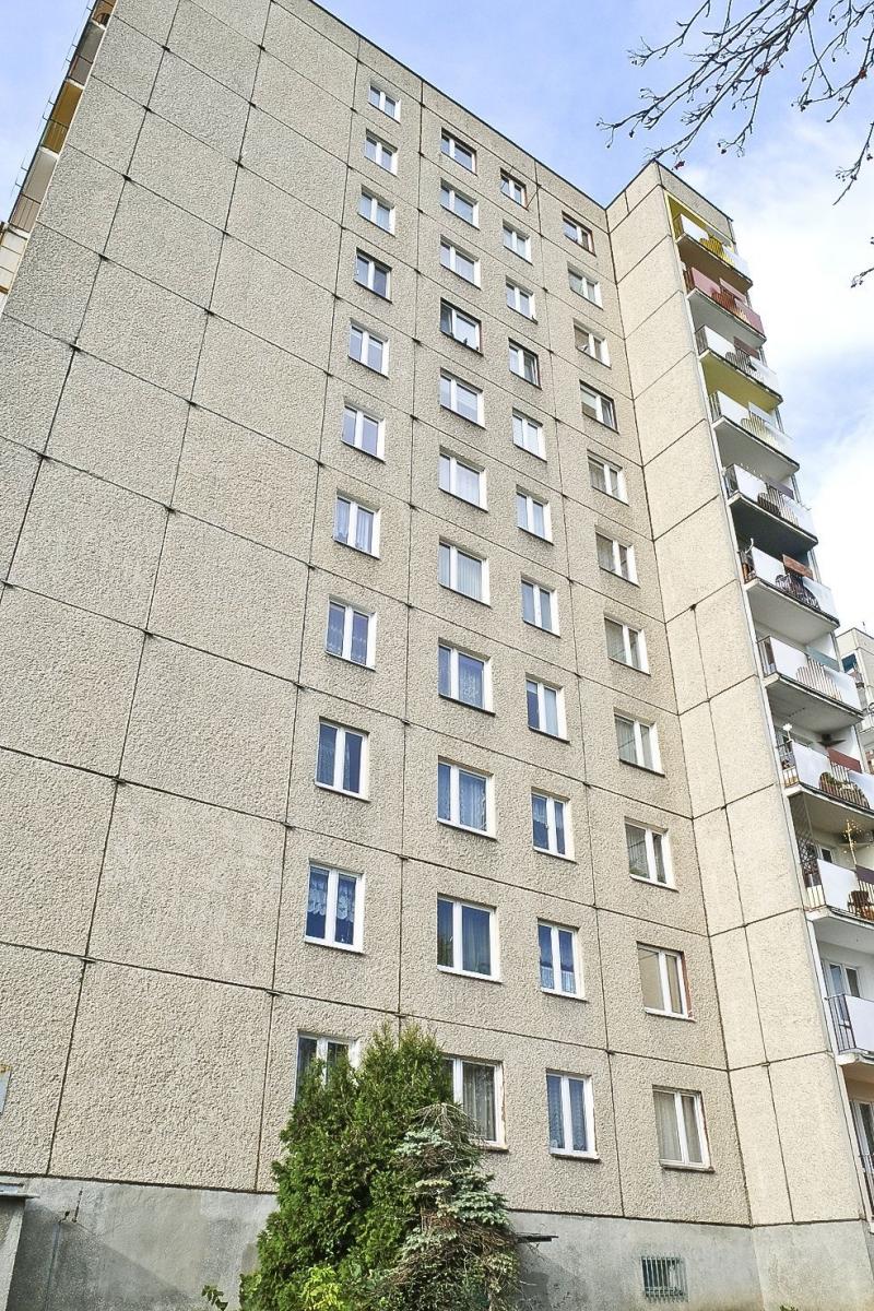 Przyszedł w nocy z nożem... Kłopoty mieszkańców wieżowca przy ulicy Bielskiego 