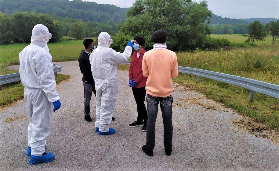 Afgańczycy próbowali się dostać do Europy na kole zapasowym