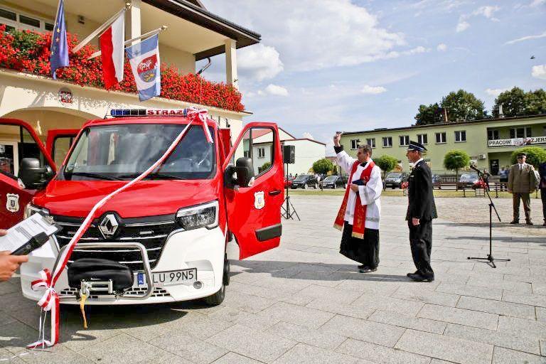 Strażacy ochotnicy cieszą się nowym nabytkiem