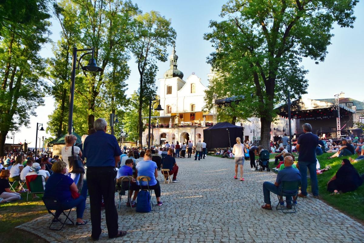 „Mimo zarazy, odpust się odbył”. Kościół w Kalwarii wyróżniony przez papieża
