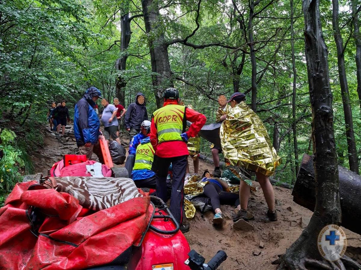 Burza w Bieszczadach i poważny uraz nogi u turystki [ZDJĘCIA]