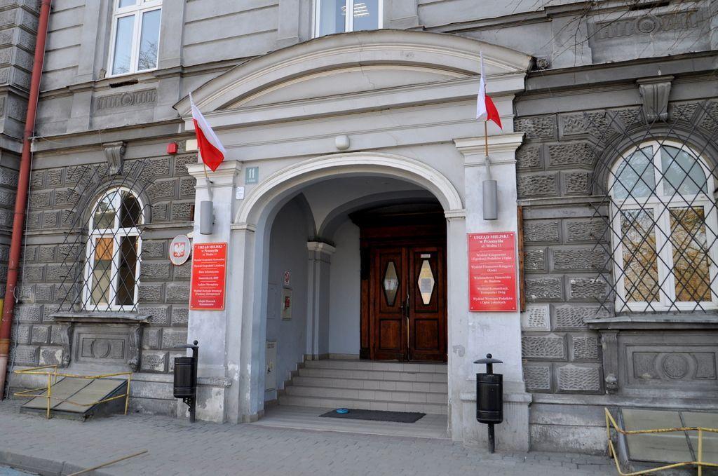 Przemyśl: Wydział Komunikacji, Transportu i Dróg już otwarty. Pracownicy przeszli testy