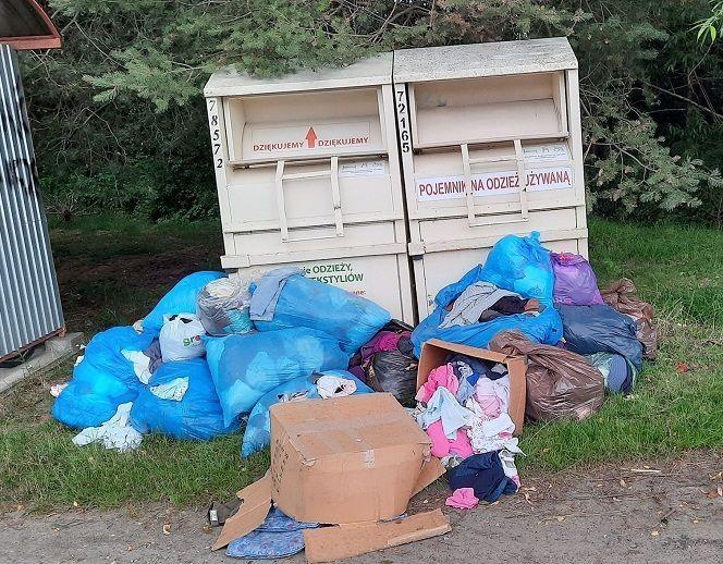 Nie chcą rozbabranych worków przy kontenerach. Wybrali radykalne rozwiązanie